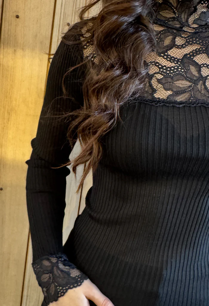 Long Sleeve Turtleneck Floral Lace - Black - Image 3