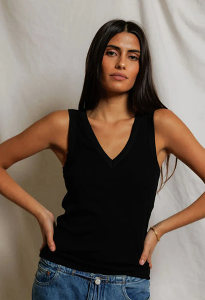 Mallory V-Neck Tank Top - True Black - Image 3
