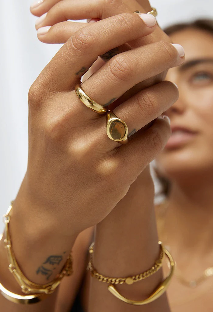 Miro Gold Signet Ring - Image 2