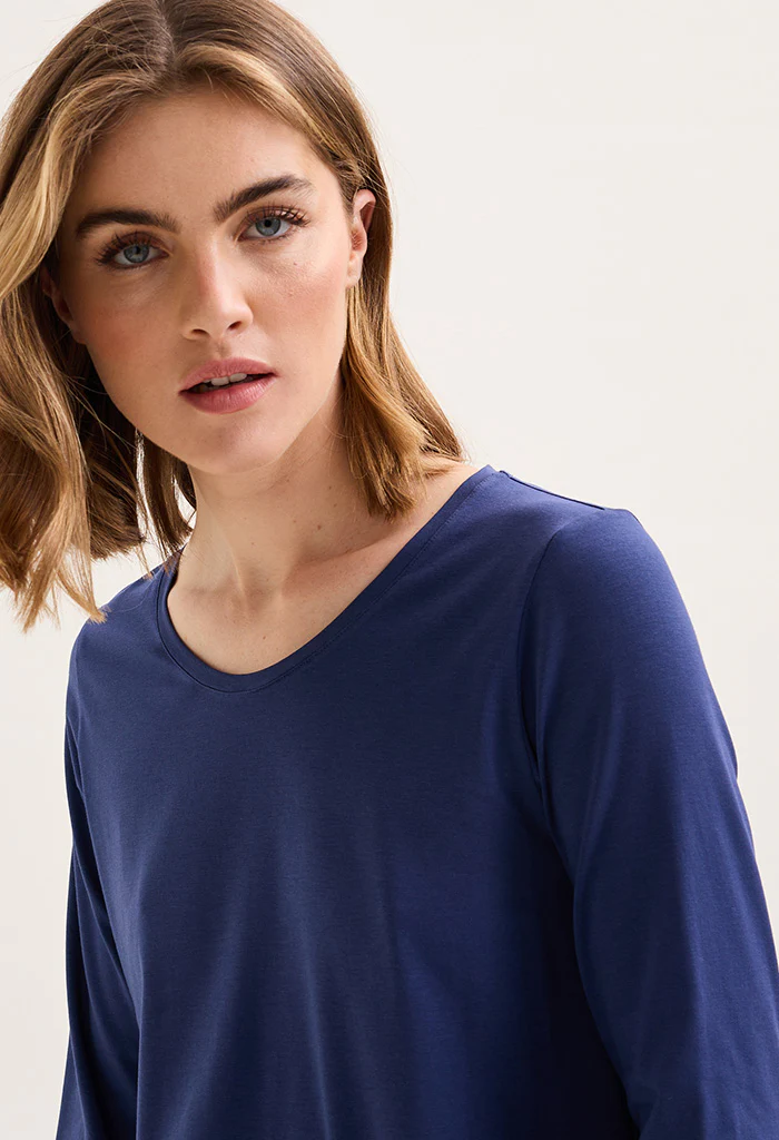 Lesbasiq Nuit Long Sleeve T-Shirt - Image 3