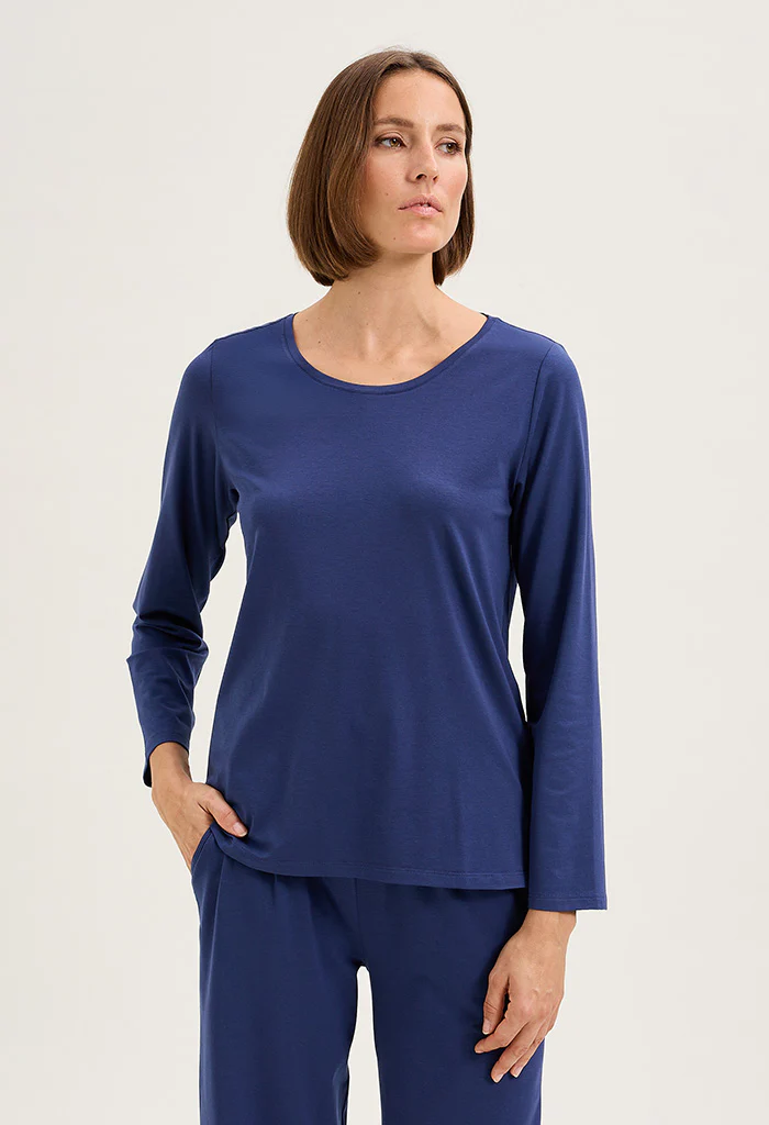 Lesbasiq Nuit Long Sleeve T-Shirt - Image 4
