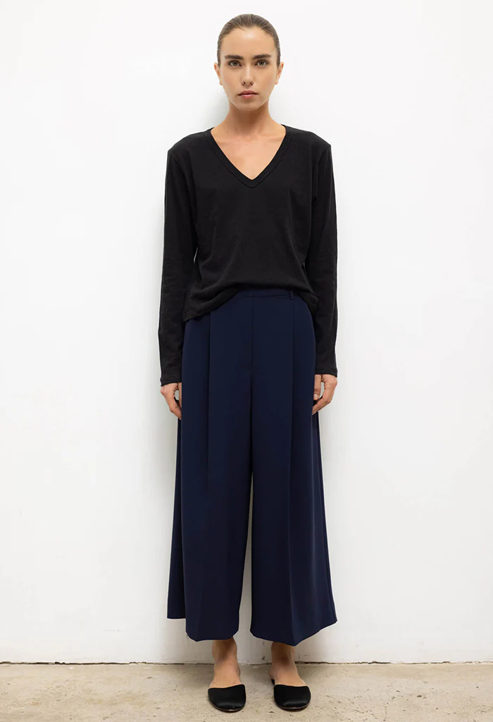 The Laura V-Neck Long sleeve - Black - Image 3
