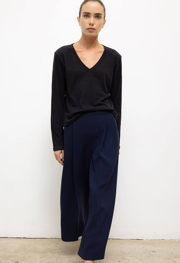 The Laura V-Neck Long sleeve - Black - Image 4